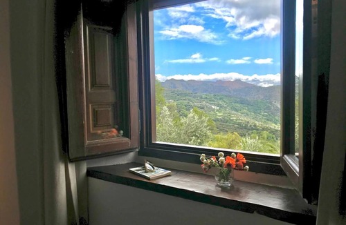 Pitres Apartment | One bedroom apartment with terrace (2 guests)