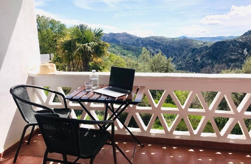 Pitres Apartment | One bedroom apartment with terrace (2 guests)