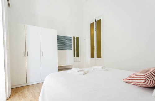 Encarnacion-Regina Apartment | One & Lux - Alcazares 1