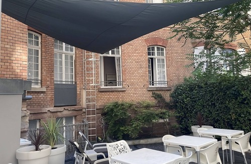 Contades Hotel | One Unit w/Two Beds | Pet Allowed | Near Place du Marché Gayot