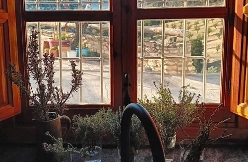 Castril Cottage | Orchard House with outdoor kitchen & stunning views (Pet Friendly)