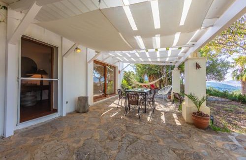 Bolonia Villa | Pájaro Soleada Bolonia Retreat, Sea Views & Pool
