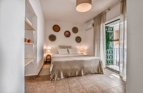 Canillas de Aceituno Bed & Breakfast | "Paradise in Andalusia at Encanto Guesthouse"