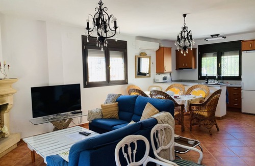 Conchar Villa | Parador del Silo (Alhambra, beach, snow and Alpujarra) Air Conditioning and Wifi