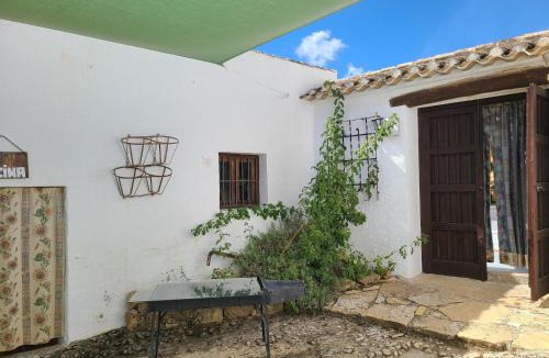 Algarinejo House | Peaceful Farmhouse Retreat