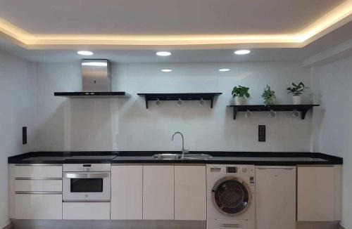 Torremolinos City Centre Apartment | Pepe’s Home - Torremolinos Centro - Parking