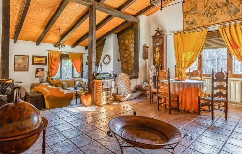 Valverde de Leganes House | Pet Friendly Home In Valverde De Leganés