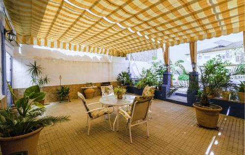 El Pedroso House | Pet Friendly Home In El Pedroso With Wifi