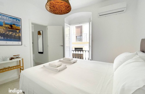 Ayamonte Bed & Breakfast | Pinta Beautiful Modern Suite within the centre of Ayamonte DAV02