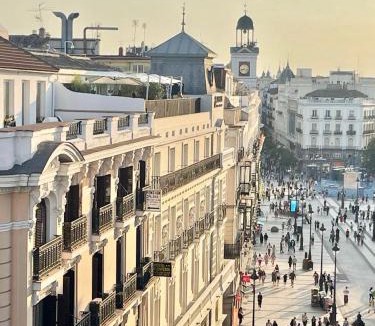 Huertas Apartment | Piso Ático con Terraza y Jacuzzi con vistas a Sol en Madrid Centro