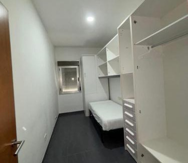 Zaidin Apartment | Piso bendecido