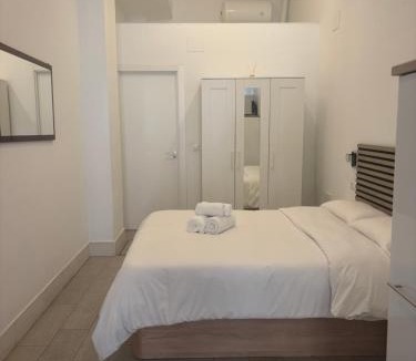 Los Tilos Apartment | PISO ESTUPENDO a 3 min de la ESTACION DE TREN AVE y BUS
