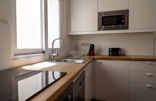 Granada City Center Apartment | Piso Moderno y Tranquilo en el Centro con Terraza