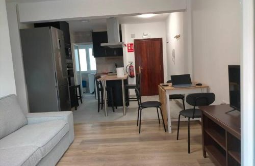 Haro Apartment | Piso recién reformado con balcón