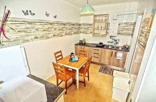 El Puerto de Santa Maria Apartment | Plaza de Toros 3-Bedroom Apartment with Balcony