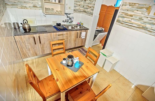 El Puerto de Santa Maria Apartment | Plaza de Toros 3-Bedroom Apartment with Balcony