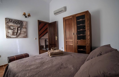 Las Jaras House | Pleasant holiday home in Cordoba with garden