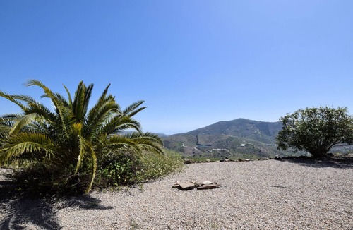 Arenas Villa | Pleasant Villa in Arenas with jacuzzi