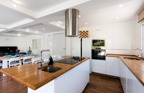 Torre de Benagalbon House | Pool Villa & Beach House