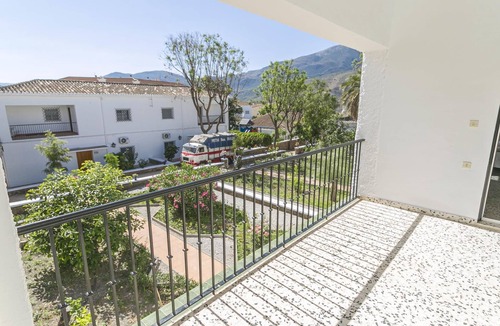 Orgiva Villa | POQUEIRA, 5 Bedroom House in Complejo Rural Orgiva