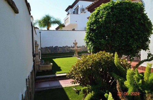 Chiclana de la Frontera Ski Chalet | Precioso Chalet a 5 Minutos de la Playa y Piscina Privada de Agua Salada