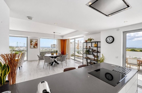Casares House | Premium Apartment with Panoramic Views in Alcazaba Hills, Casares
