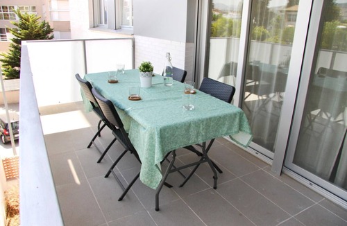 Figares Apartment | Premium Apartment with Terrace and Pool - Ciencias Forum Granada