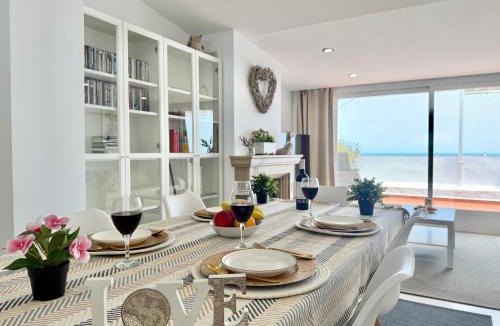 Fuengirola Apartment | Premium Penthouse Beachfront View Terrace Turivida