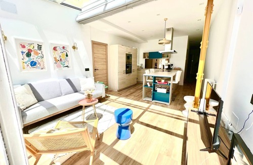 Arapiles Apartment | PRIME penthouse in Chamberí: light, terrace and design