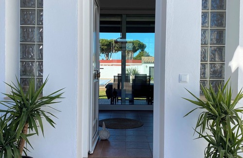 Los Gallos-Cerromolino Ski Chalet | Private villa with pool in Chiclana