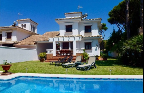 Los Gallos-Cerromolino Villa | Private Villa with Pool in Chiclana de la Frontera