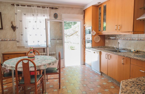 O Savinao House | Private Estate for 13 · 6 En-Suite Bedrooms · Wine, Catamarans & Thermal Spas