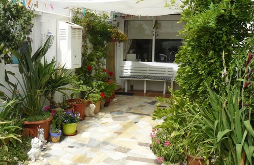 Puerto Lumbreras Bed & Breakfast | Private Guest Accommodation with Double Bed & En Suite. With private Entrance.