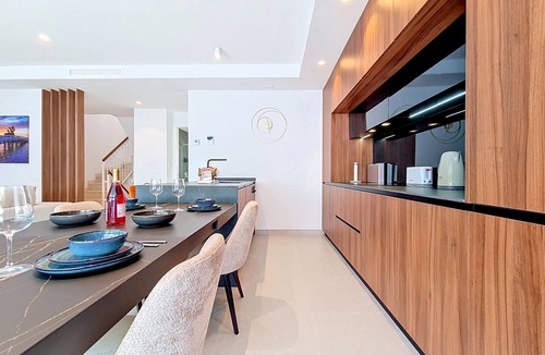 Torre-Pacheco Villa | Private Pool Villa Near the Beach & Lake