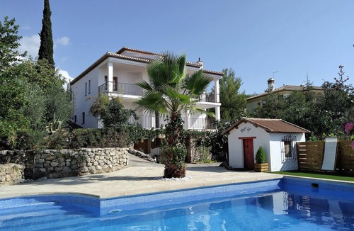 Barrio de la Vega Cottage | Private villa with a pool and barbecue. Special for Large Groups