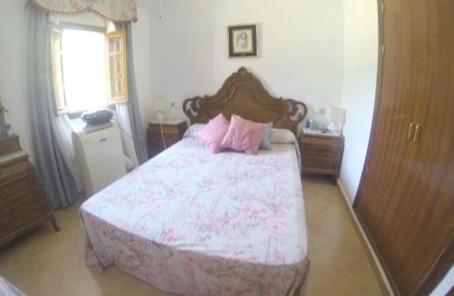 Portugalejo House | Quaint House in Canillas with Pool