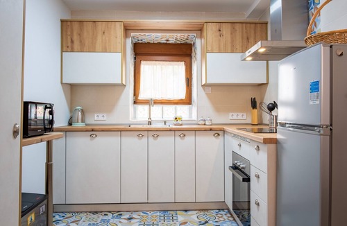 Navaluenga House | Quercus Country House with Mountain Views, Wi-Fi, and Air Conditioning