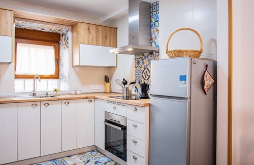Navaluenga House | Quercus Country House with Mountain Views, Wi-Fi, and Air Conditioning