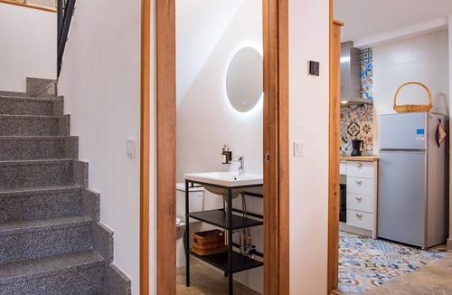 Navaluenga House | Quercus Country House with Mountain Views, Wi-Fi, and Air Conditioning