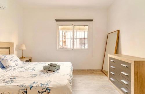 Torremolinos Ski Chalet | Quiet 3-bedroom house near Town Hall & Centre