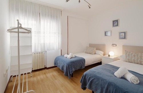 Gijon-Este Apartment | R2R - Amplio apartamento playa San Lorenzo - 174A