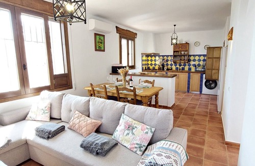 El Gastor Cottage | Relax en El Paraiso de Nitram y su Piscina de Agua Salada a los Pies del Algarin