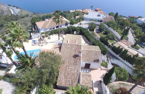 Salobrena Villa | Relax & enjoy the beautiful seaviews! Villa with private pool. Walk 2 the beach.