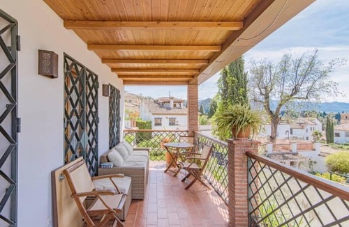 Beiro Apartment | Relaxing house in Granada with seasonal pool