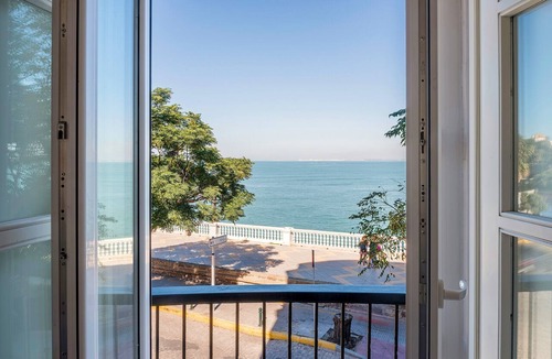 Old Town Apartment | Renovated Apartment "Argüelles" in the Old Town Directly at the Sea