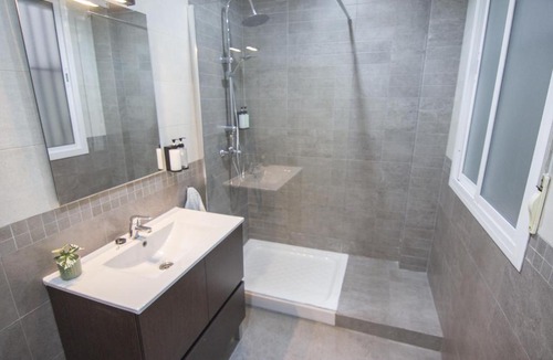 Los Remedios Apartment | RentalSevilla Asunción