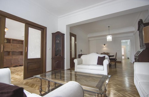 Los Remedios Apartment | RentalSevilla Virgen de Consolación