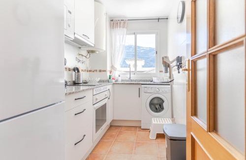 Guejar Sierra Apartment | RentitSpain - Güejar Sierra - Moderno y Confortable Veleta II, con Aparcamiento, Terraza y WI-FI