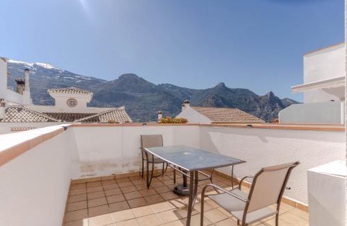 Guejar Sierra Apartment | RentitSpain - Güejar Sierra - Moderno y Confortable Veleta II, con Aparcamiento, Terraza y WI-FI