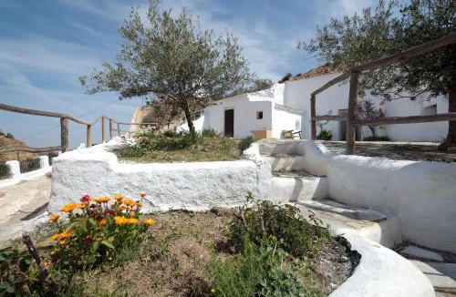 Guadix House | RentitSpain - Guadix - Cuevas Oliva y Balcón Relax e Historia entre las Montañas